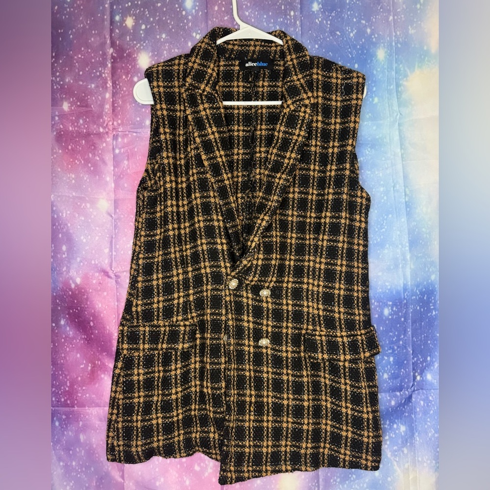 Alice Blue tweed vest 🛍